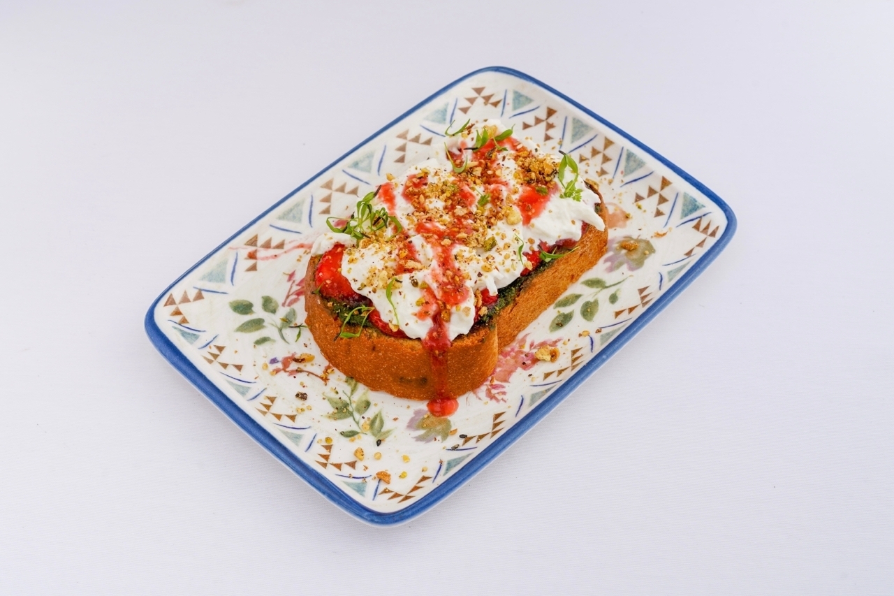 Бриошь с клубникой