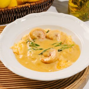 Скрембел с креветкой и шпинатом
